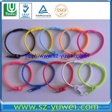 Newly Developped Plastic Zipper Bracelets in hot selling